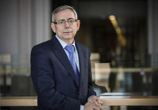 El vicerrector Antonio Ariño.